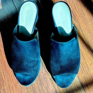 EUC PELLA MODA SUEDE BLOCK HEEL SANDAL